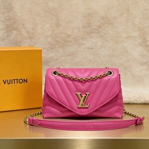 Louis Vuitton NEW WAVE CHAIN BAG MM